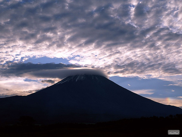 Величественный символ Японии - гора Фудзи 37