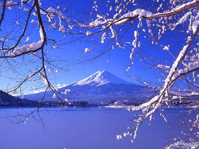 Величественный символ Японии - гора Фудзи 56