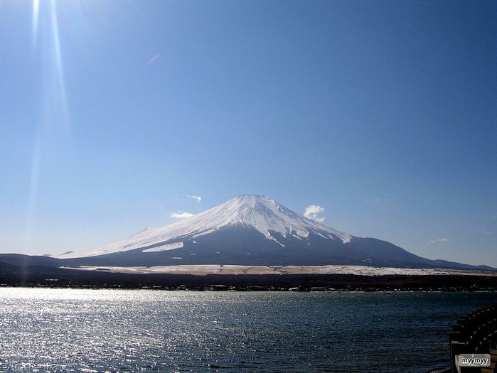 Величественный символ Японии - гора Фудзи 58