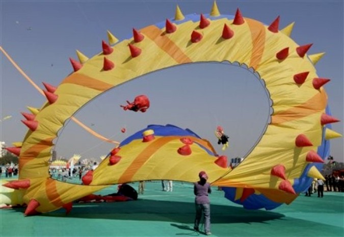    Makar Sakranti     , , , 7  2011 .