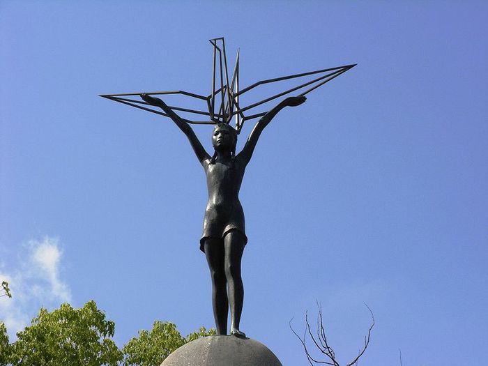 памятник Садако