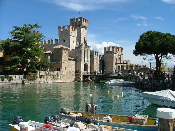 Viaggio-last-minute-di-San-Valentino-Week-end-in-Centro-Benessere-a-Sirmione-sul-lago-di-Garda (560x420, 60 Kb)