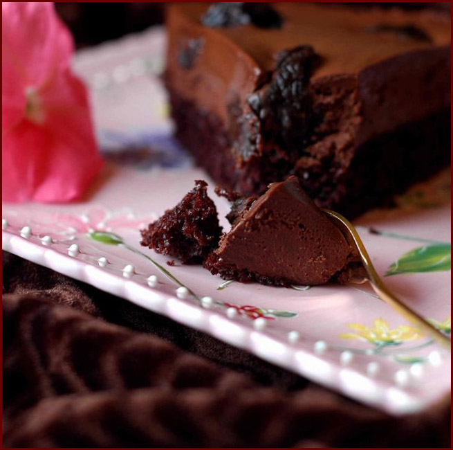 шоколадный торт с черносливом