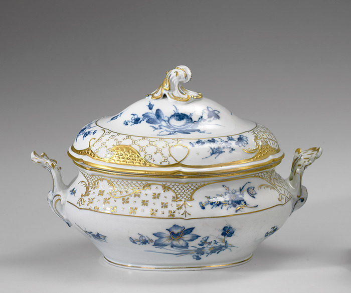 Фарфор иваново. Кассероль фарфор. Супница porcelana. Ивановский фарфор. Сине белая китайская супница.