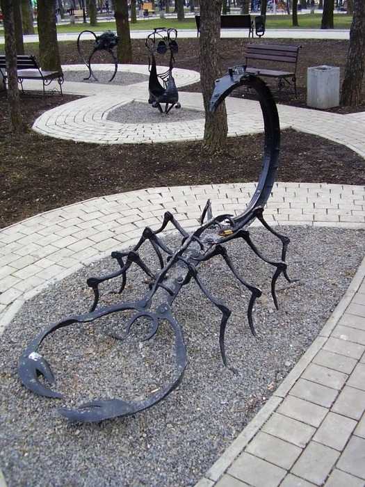 Изображение по ключевой фразе: Парк кованных фигур по адресу показывает непередаваемую магию и уникальность скульптур этого Парка.