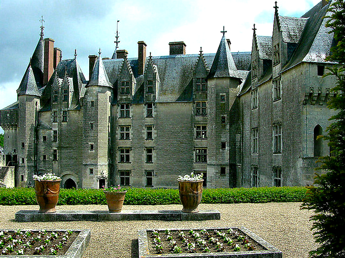 Courtyard from Upper Level Chateau de Langeais  Flickr - Photo Sharing! (700x524, 904Kb)