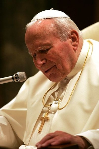 3418201_400pxJohn_Paul_II_Medal_of_Freedom_2004 (400x600, 36Kb)