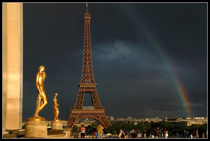 4085867_rainbow_over_the_eiffel_tower_1_20100226_1161869574 (700x471, 188Kb)