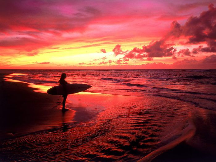 Surfer at Twilight, Hawaii (700x525, 61Kb)