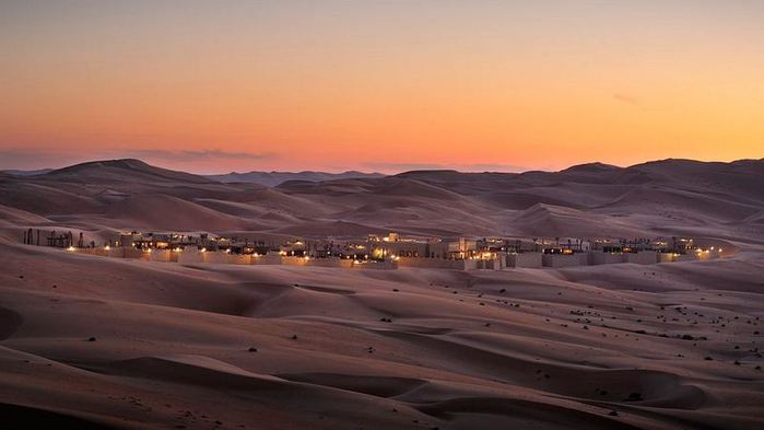 Qasr Al Sarab Desert Resort5 (700x393, 30Kb)