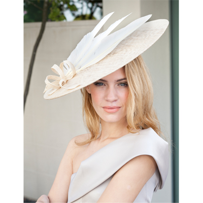 Gina-Foster-cream-hat-with-white-feathers-15304657 (400x400, 79Kb)
