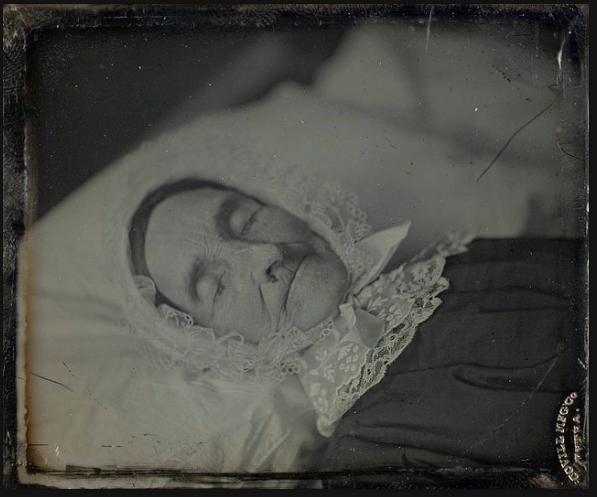 2071073_Postmortem_unidentified_woman (597x497, 32Kb)