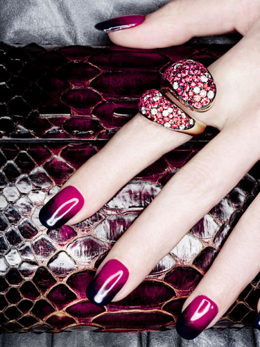 1301740514_0809-nail-color-trend-3-de (375x500, 75Kb)