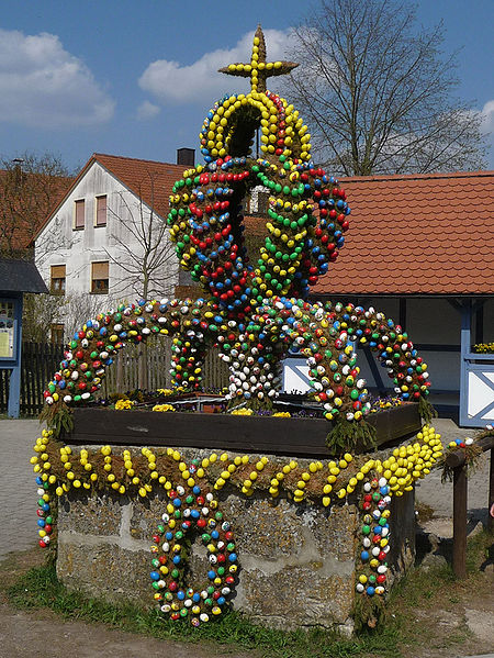 450px-Osterbrunnen_Teuchatz_02 (450x599, 126Kb)