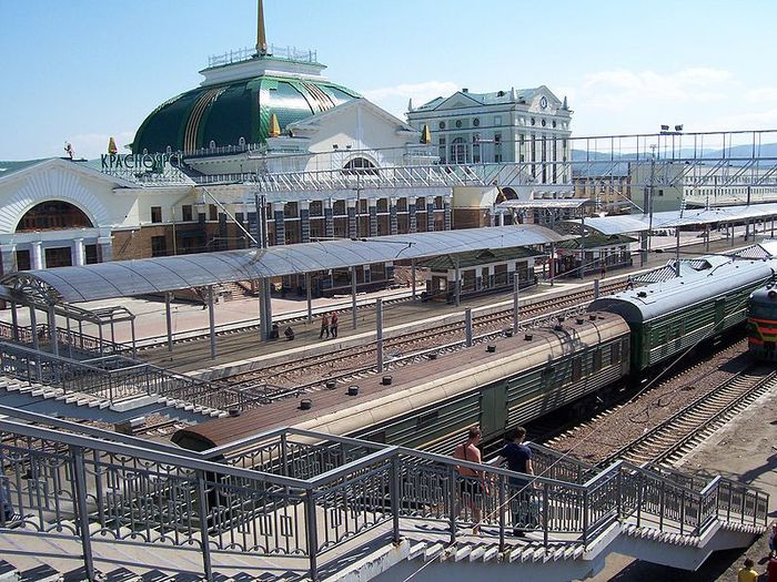 800px-Krasnoyarsk_railway_station (700x525, 122Kb)