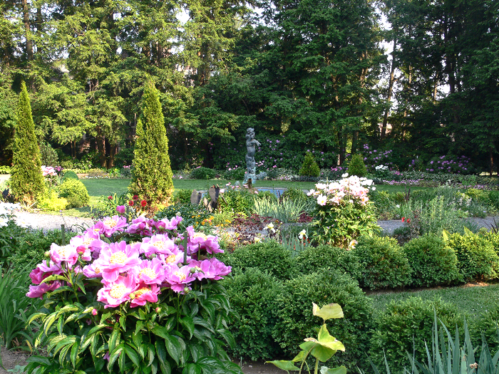 Prospect_Garden_Flower_Garden_2_Princeton.jpg ( JPEG, 3264x2448 ) -  (22%) (700x525, 982Kb)