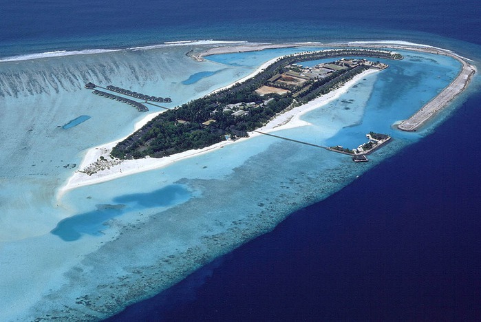 Maledivy-North-Male-Atoll-Paradise-Island-10-01 (700x468, 99Kb)