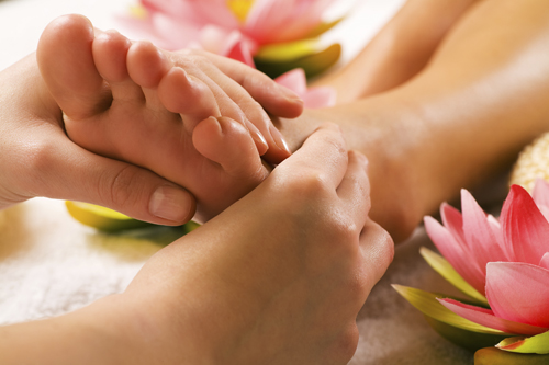 4080226_iStock_footmassageMedium (500x333, 126Kb)