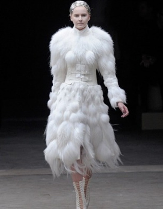 Alexander-McQueen_image_305_392 (544x700, 62Kb)