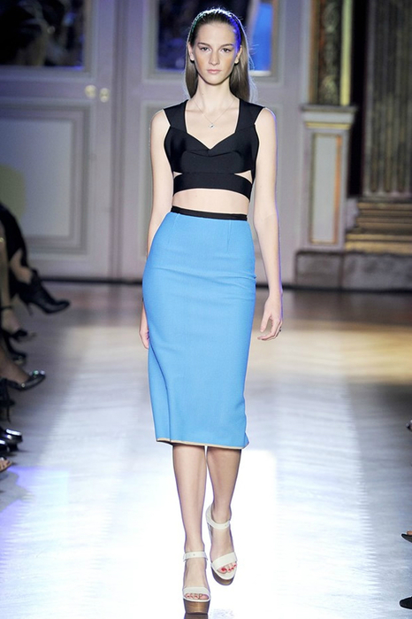1326961999_beauty_in_simplicity_spring_summer_2012_by_roland_mouret_10 (466x700, 268Kb)