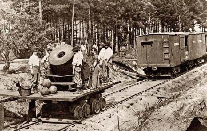 07 being_transported_on_a_railroad. (673x427, 79Kb)