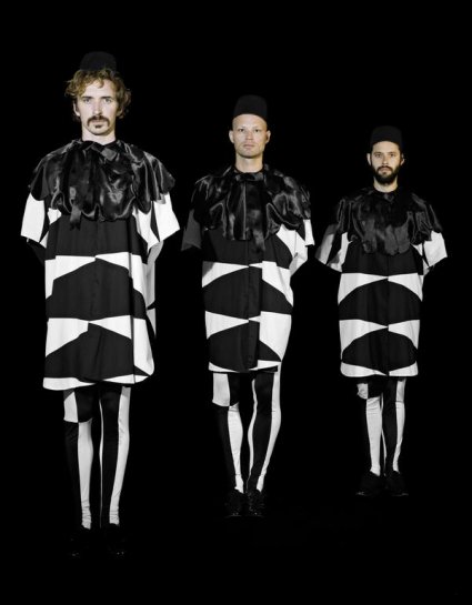 WhoMadeWho (425x545, 28Kb)