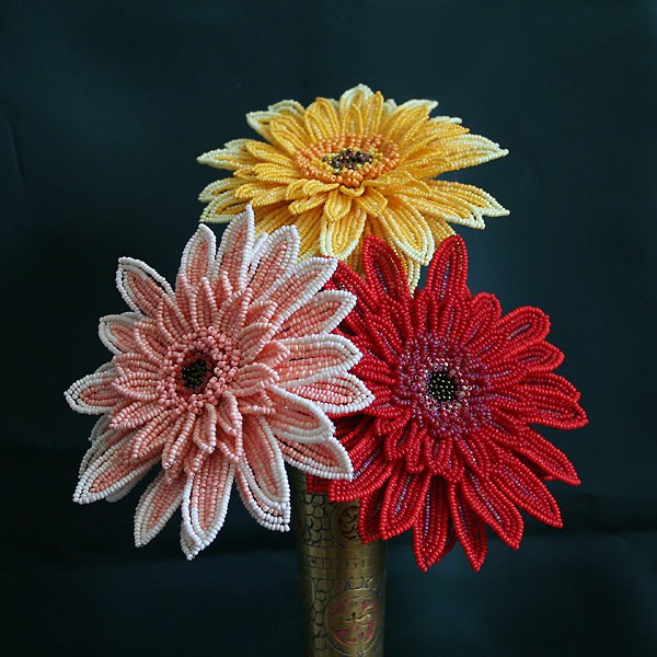 gerbera_iz_bisera_12 (600x600, 97Kb)