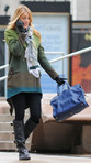  blake-lively-gossip-girl-set-rainy-05 (390x700, 83Kb)