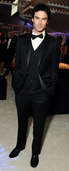 nina-dobrev-ian-somerhalder-elton-john-oscar-03 (283x700, 43Kb)