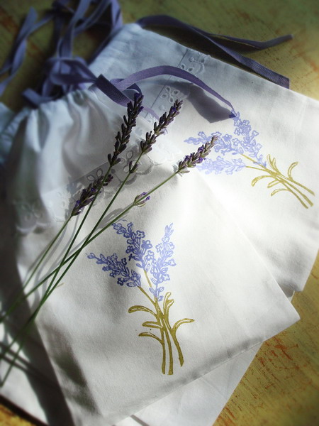 lavender-home-decorating-ideas-fabric5 (450x600, 72Kb)
