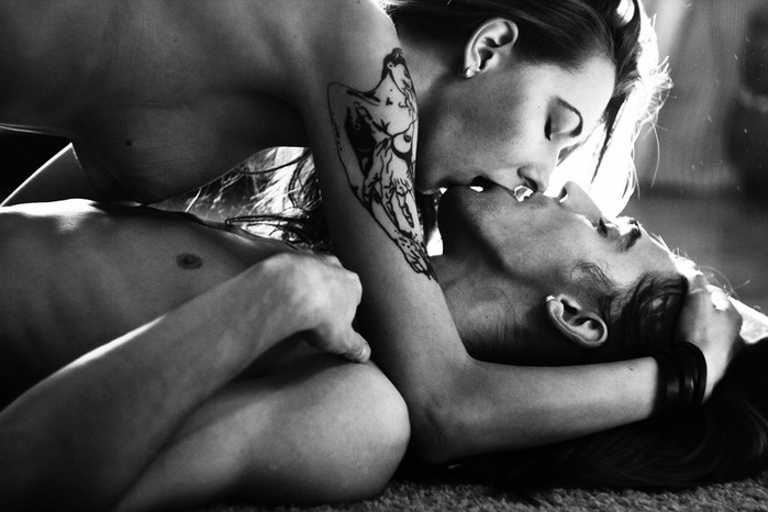 99px_ru_photo_132877_paren_i_devushka_v_strastnih_objatijah_elena_kovaleva (700x466, 86Kb)