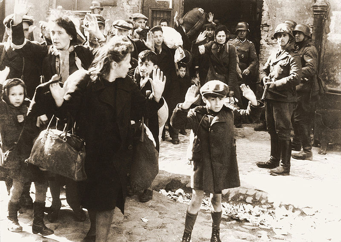 800px-stroop_report-warsaw_ghetto_uprising_06b (700x497, 418Kb)