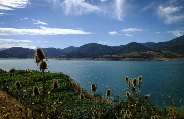 Picos-de-Europa-lake (700x454, 130Kb)