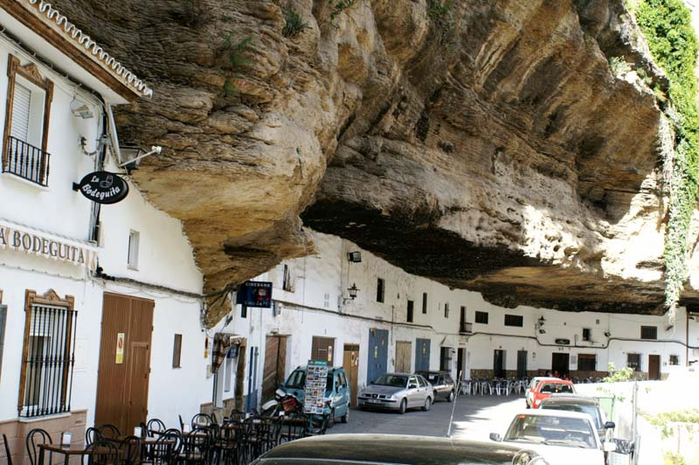 Setenil-de-las-Bodegas-7 (700x465, 388Kb)