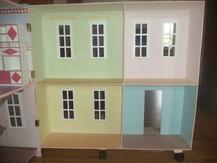 Сборный кукольный домик из дерева с балконом 30х23х24 см