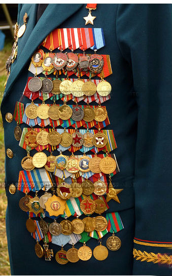 medali-i-ordena-na-paradnom-kitele-veterana-velikoi-0004857557-preview (339x545, 224Kb)