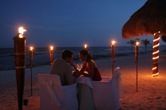 -ROMANCE-ROMANCE-romantik-my-album-nivjoyjoy-2009-bora-bora-Suzies-romantic-pics-Couples-candles-Love-romance-My-Album-1-dvoje-PARY-vecher_large (550x367, 31Kb)