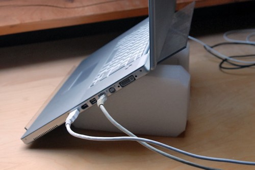 Компьютерный столик своими руками под ноутбук
