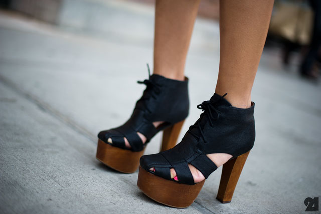 3838548_Le_21e_me_Arrondissement_Linette_Torres_Bra_Fitting_New_York_Street_Style_Fashion_Blog_5 (640x426, 36Kb)