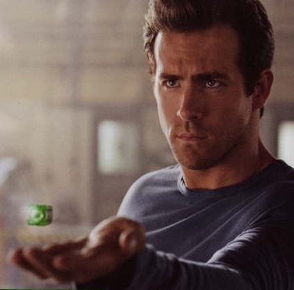 3672371_GREENLANTERNRyanReynoldsasHalJordanandhisring (423x418, 101Kb)