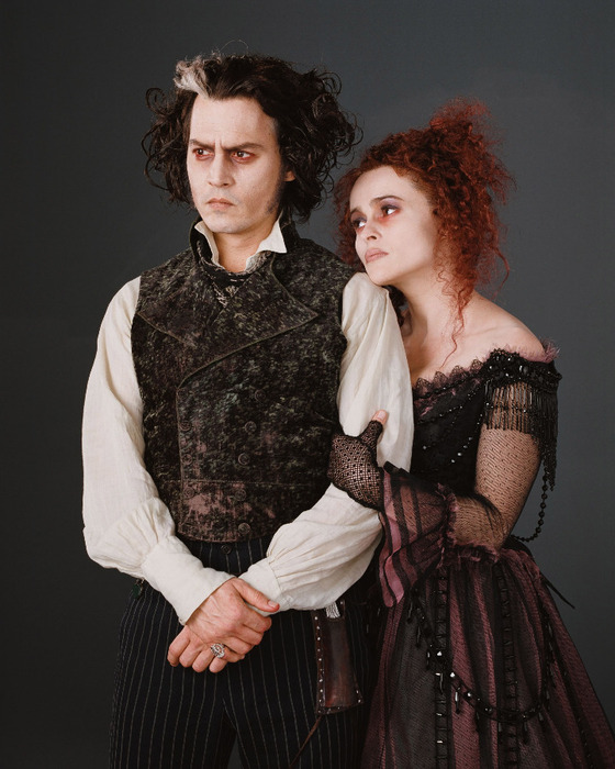 001-helena-bonham-carter-johnny-depp-sweeney-todd-www.huy.com.ua (560x700, 119Kb)