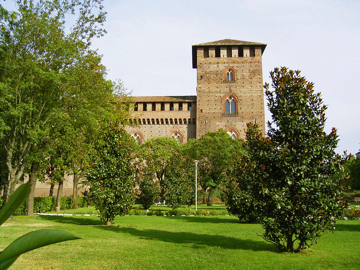 Castello_Visconteo_(Pavia) (700x525, 242Kb)