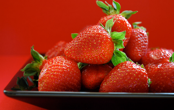 Strawberries Red  Flickr - Photo Sharing! (570x361, 390Kb)