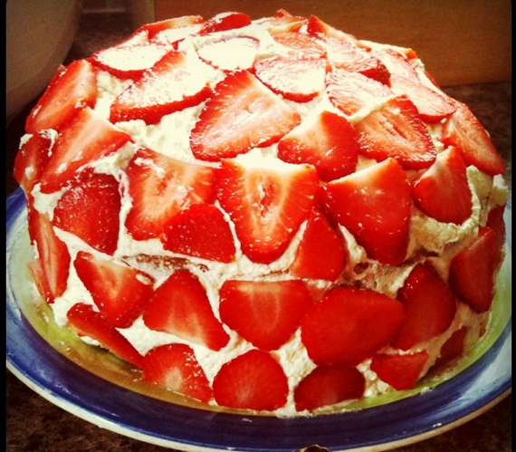 Strawberry Cream Cake II  Flickr - Photo Sharing! (570x499, 751Kb)