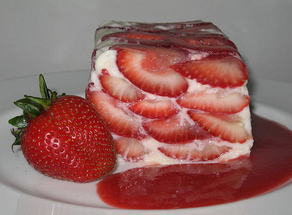 strawberry terrine with fresh coconut  Flickr - Photo Sharing! (570x421, 508Kb)