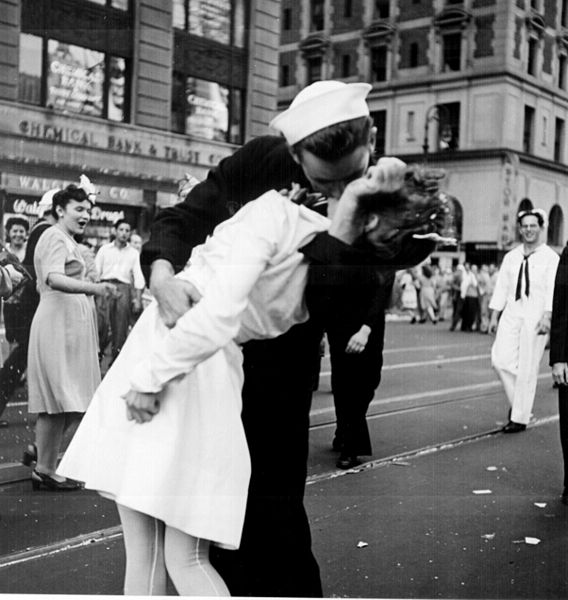 568px-Kissing_the_War_Goodbye (568x600, 55Kb)