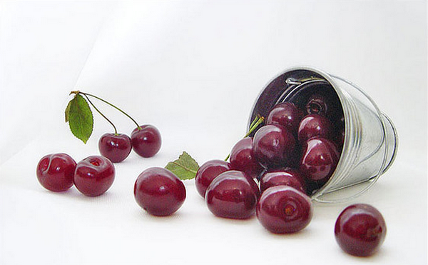 still life (cherries)  Flickr - Photo Sharing! (600x371, 319Kb)