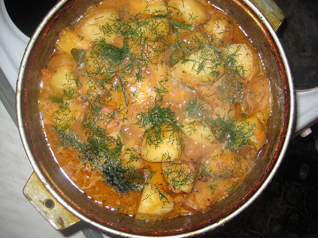 Соус из свинины с картошкой рецепт в кастрюле фото