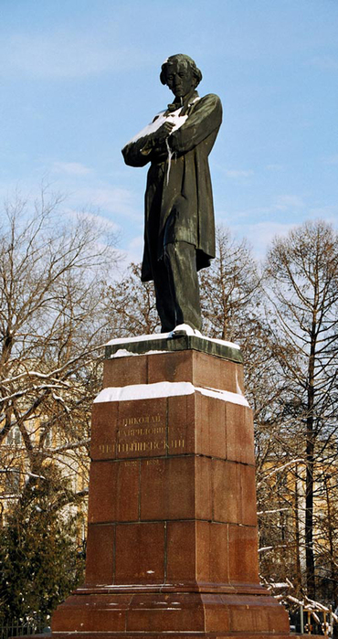 monumentSaratov (370x700, 280Kb)