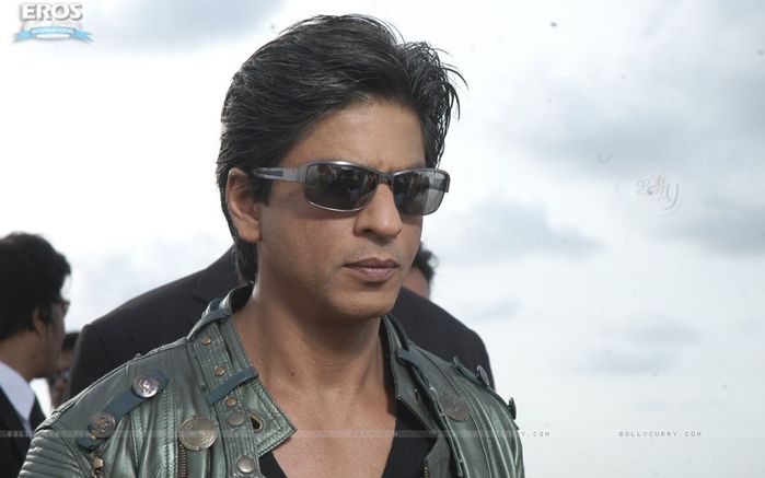 11049-hot-and-handsome-shahrukh-khan (700x437, 32Kb)